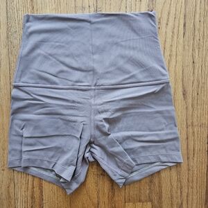 Cocoa Super High Rise Align Short 4"